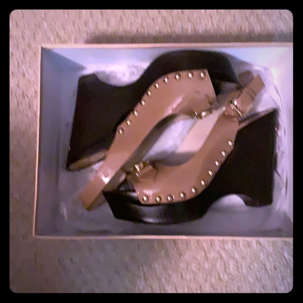 Patent leather studded two tone logo wedge sandals